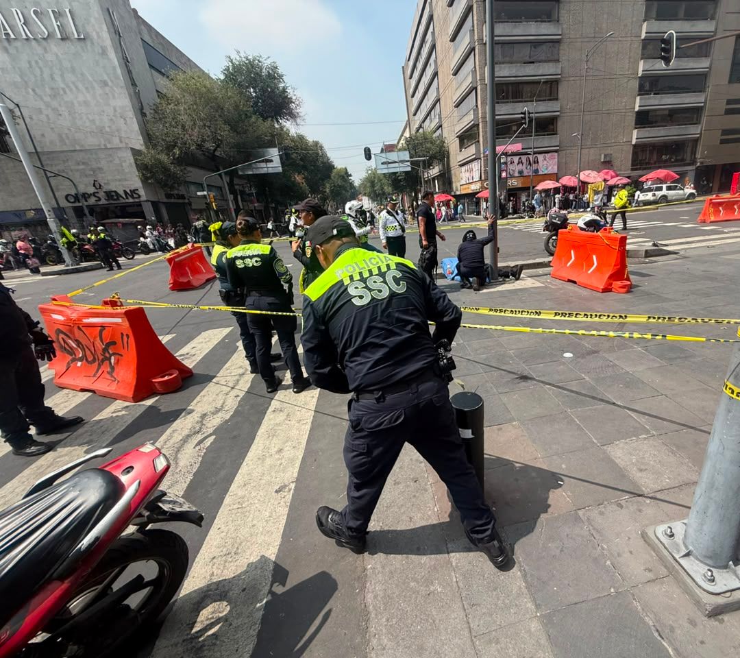 Tras choque un hombre murió en las calles del Centro Histórico de la CDMX. Foto: N+